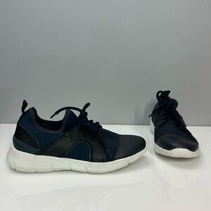 OTBT Transfer Blue Leather Sneakers Size 5.5